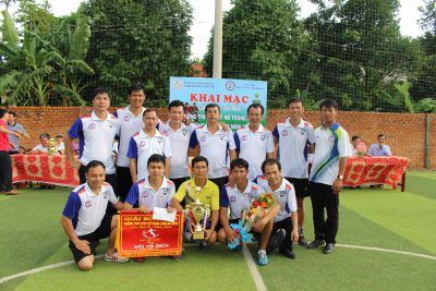 Trường THPT Phạm Văn Đồng xuất sắc bảo vệ thành công chức vô địch giải bóng đá mini Trường THPT DTNT Nơ Trang Lơng mở rộng lần thứ II, năm 2018